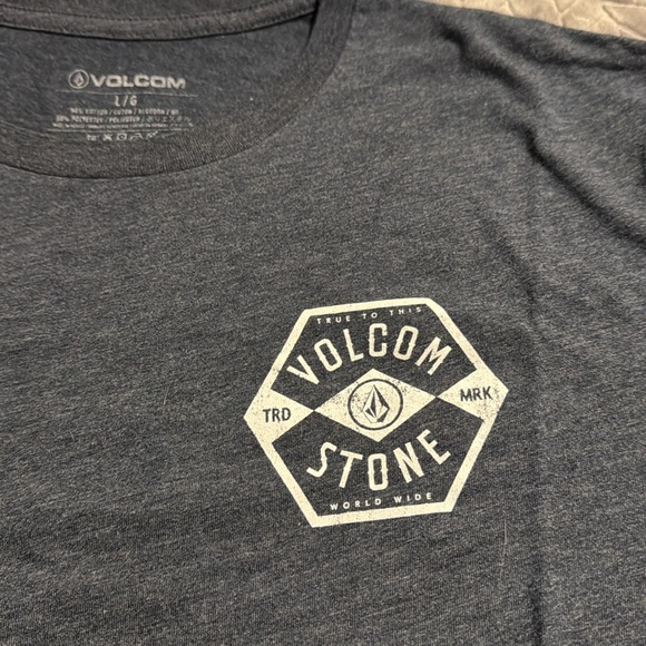 Volcom navy blue T-shirt size large - Picture 2 of 5